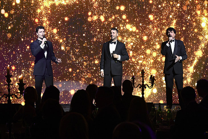 Impulso Tenors (German Gholami, Val Nihelcic, Laszlo Maleczky) beim „1. Kinderlachen Christmas Gala“ im Hotel Grand Tirolia in Kitzbühel am 21.12.2024 (©Foto: BrauerPhotos / Goran Nitschke) 